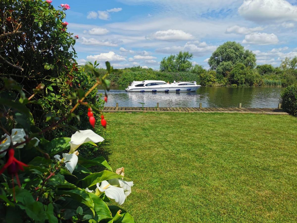 River View - Norfolk Broads Brundall Экстерьер фото
